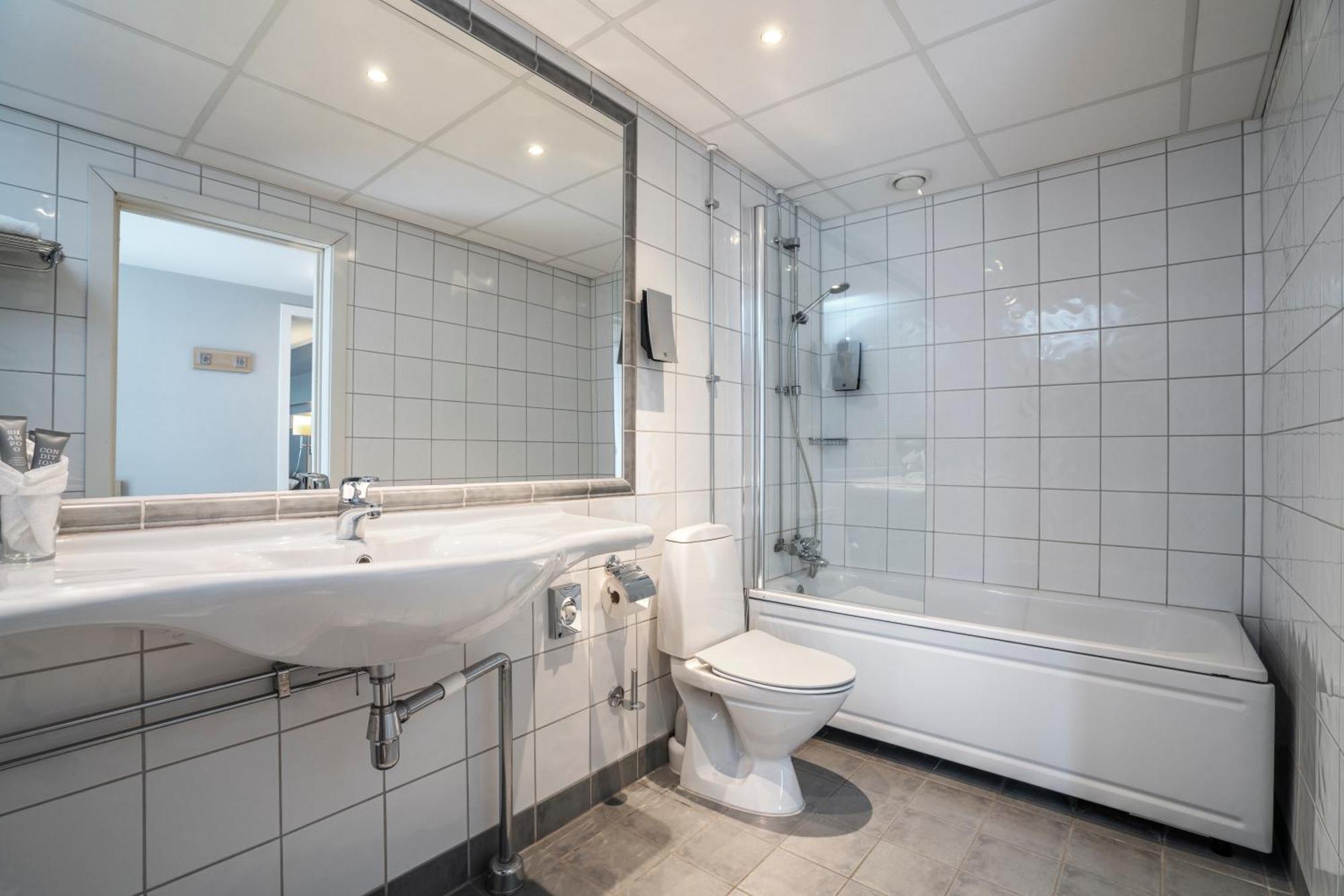 Thon Hotel Lillestrom Bagian luar foto